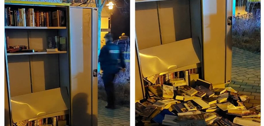 Beschädigter Bücherschrank Beschädigter Bücherschrank