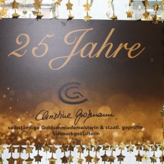 Schild 25 Jahre Juwelierin Christine Großmann Schild 25 Jahre Juwelierin Christine Großmann