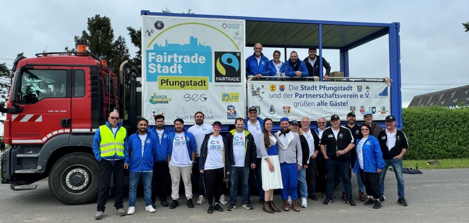 Stadt Pfungstadt präsentiert sich beim 61. Hessentagsfestzug in Fritzlar Stadt Pfungstadt präsentiert sich beim 61. Hessentagsfestzug in Fritzlar
