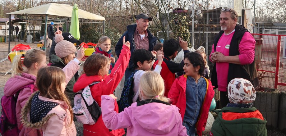 Besuch im Rahmen des Kindertreffs Eschollbrücken bei der „Keller Ranch“ in Weiterstadt
