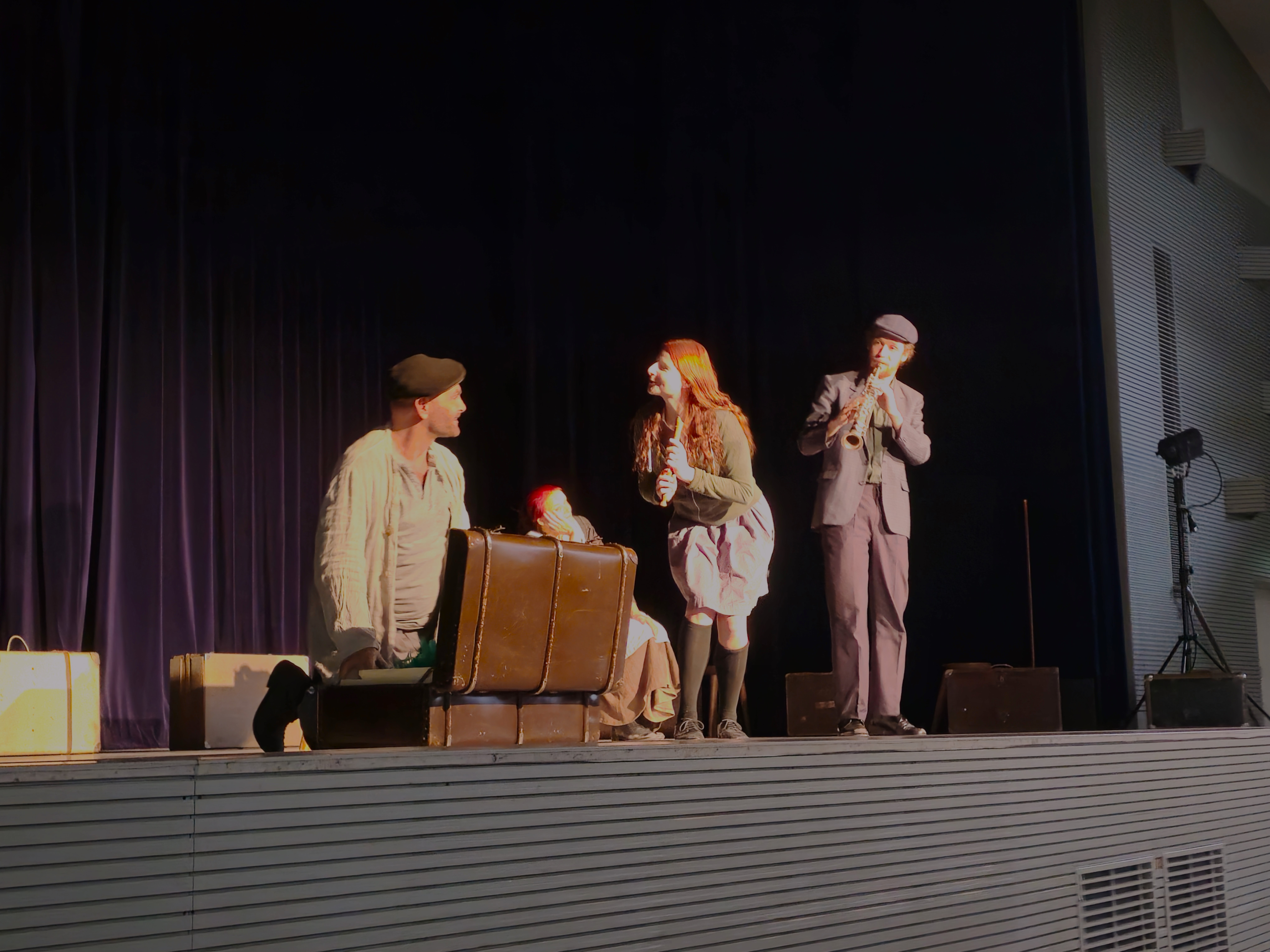 Theaterstück, Bühne mit Schauspielern