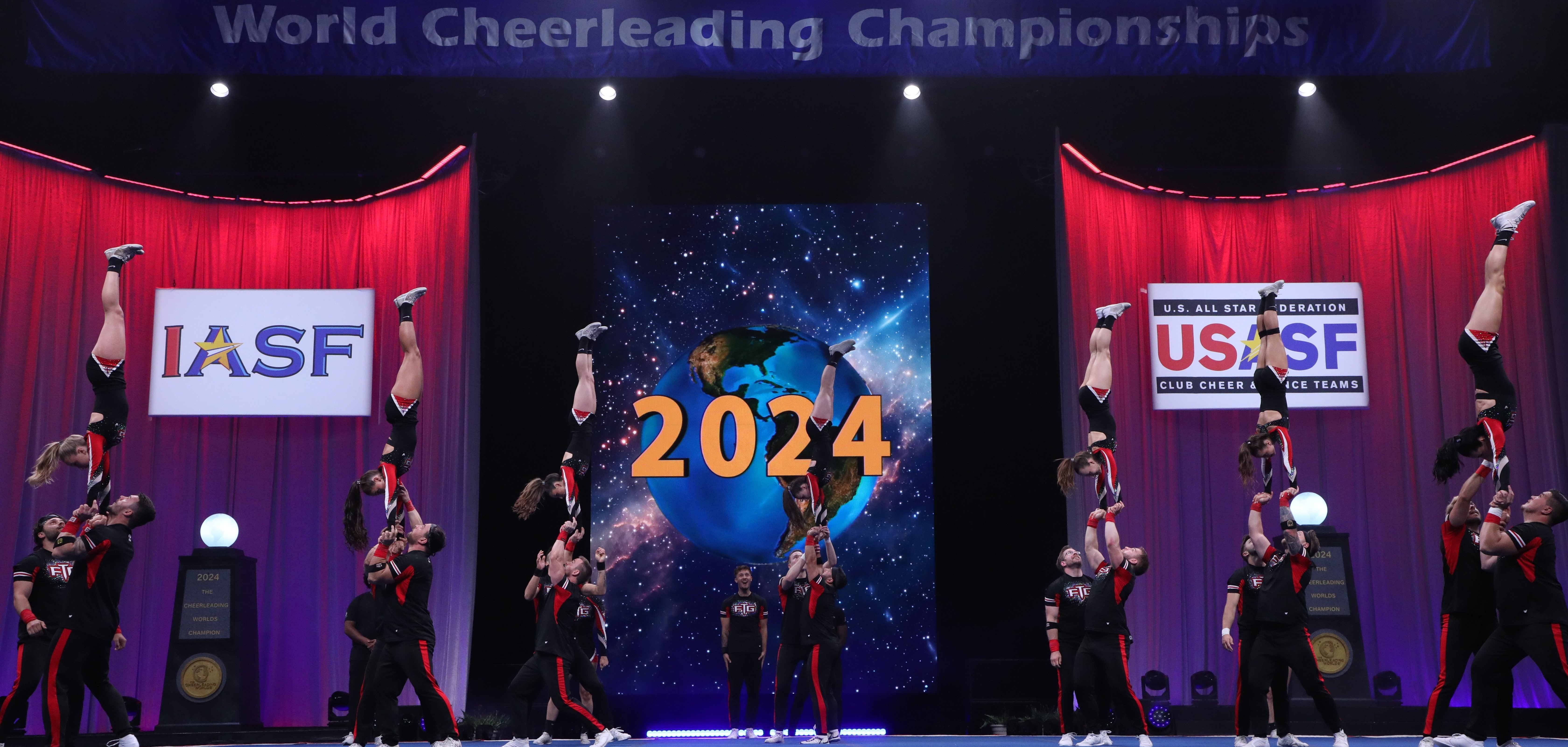 Cheerleading Weltmeisterschaft in Amerika, Florida mit drei Top 10 Plätzen  