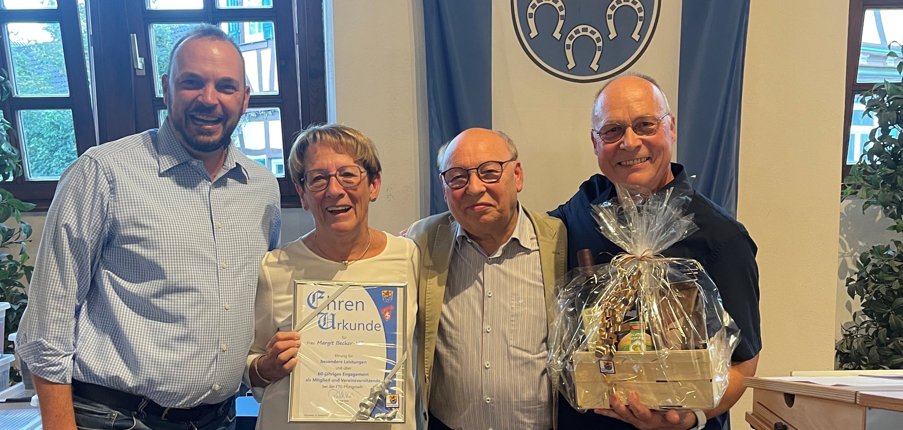 Bürgermeister Patrick Koch, Margit Becker-Hillemann, Kulturstadtrat Hans-Joachim Heist,  Finanzdezernent Ludwig Gantzert