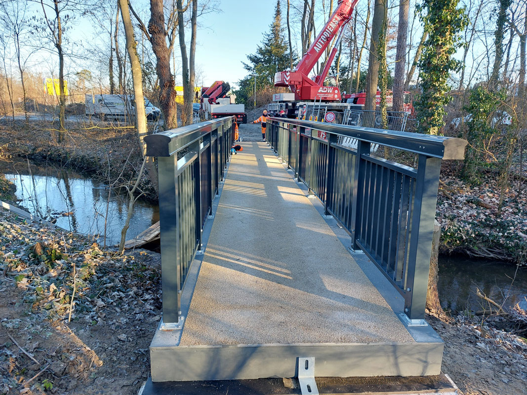 Eine neue Brücke für den Sandbach