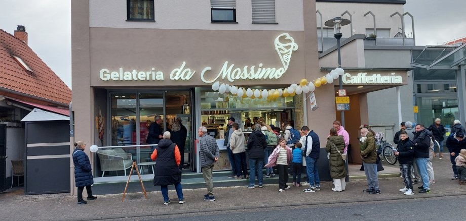 Gäste bei der Neueröffnung