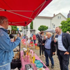 Eindrücke vom Eröffnungstag des ersten Pfungstädter Naschmarkts