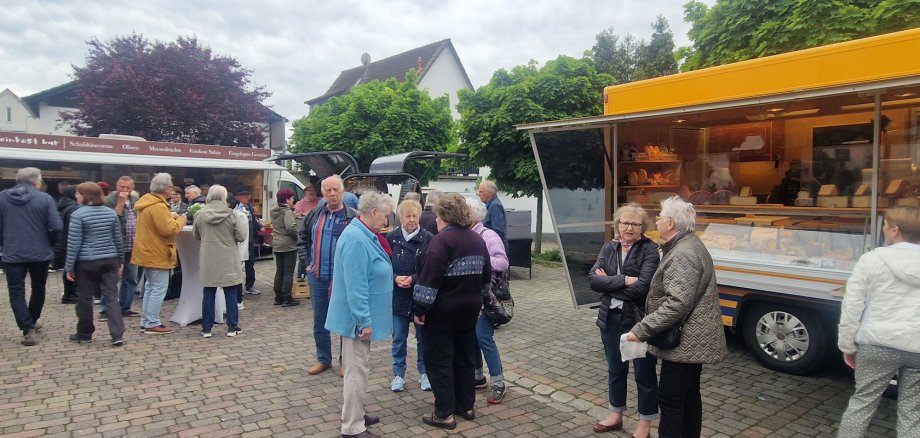 Erfolgreicher Start des ersten "Pfungstädter Naschmarkts" begeistert Naschkatzen und Feinschmecker Eindrücke vom Eröffnungstag des ersten Pfungstädter Naschmarkts