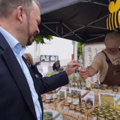 Eindrücke vom Eröffnungstag des ersten Pfungstädter Naschmarkts