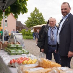 Eindrücke vom Eröffnungstag des ersten Pfungstädter Naschmarkts
