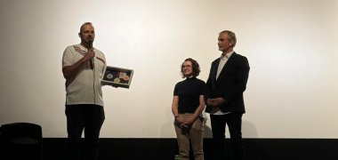 Bürgermeister Koch, Johanna Ochs, Projektkoordinatorin "Kommunal inklusiv", Herr Behrend Special Olympics Deutschland in Hessen e. V. 