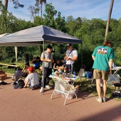 Grillfest und Skaten bei bestem Wetter