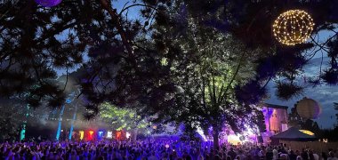 Phungo-Festival 2025 Abendliche Atmosphäre auf dem Phungo-Festival