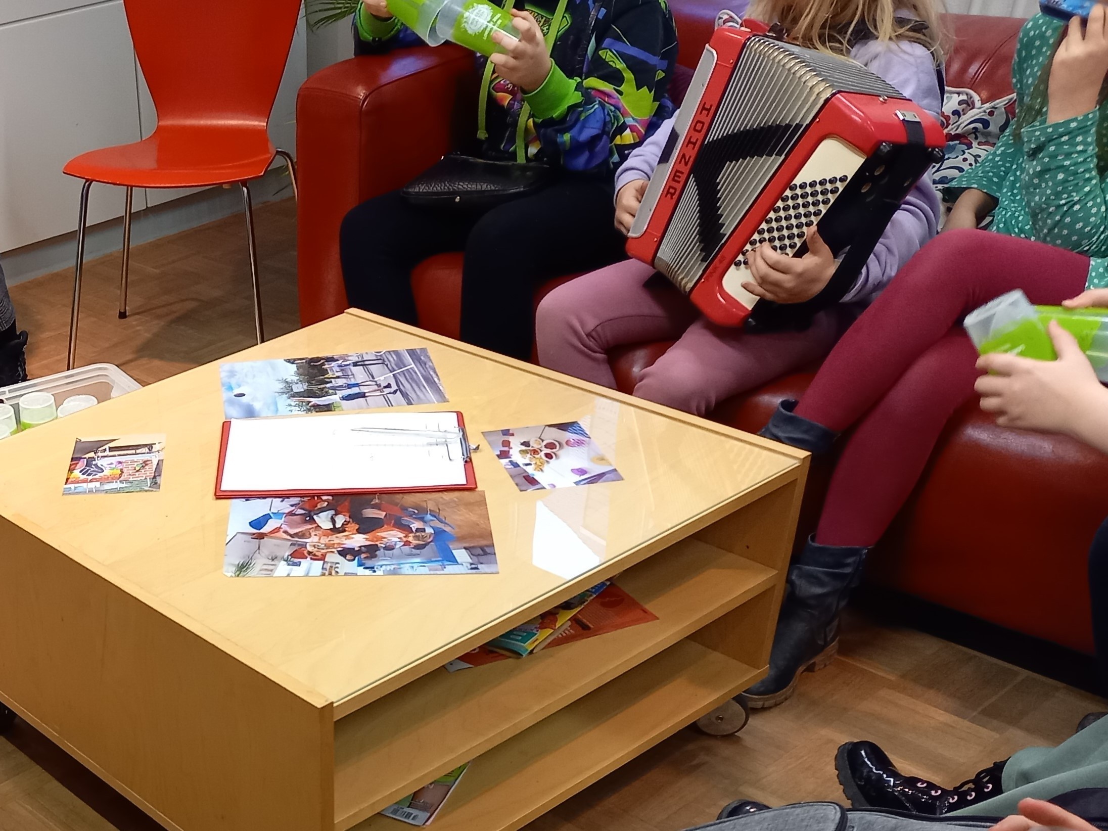 Rhythmus im Mädchen*treff Pfungstadt