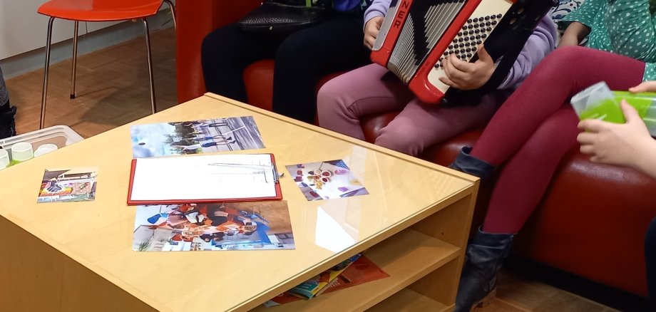 Rhythmus im Mädchen*treff Pfungstadt