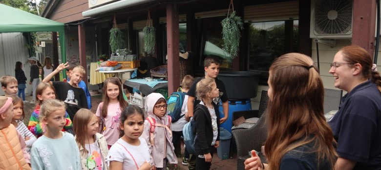 Sommerferienaktionen unter dem Motto „Hinter die Kulissen schauen“ in Pfungstadt und Umgebung Kinder besuchen das Tierheim Pfungstadt