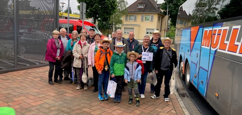 Gruppenbild unteschiedlicher Personen