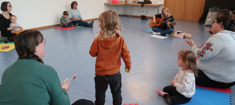 Eltern mit Kindern Eltern mit Kindern