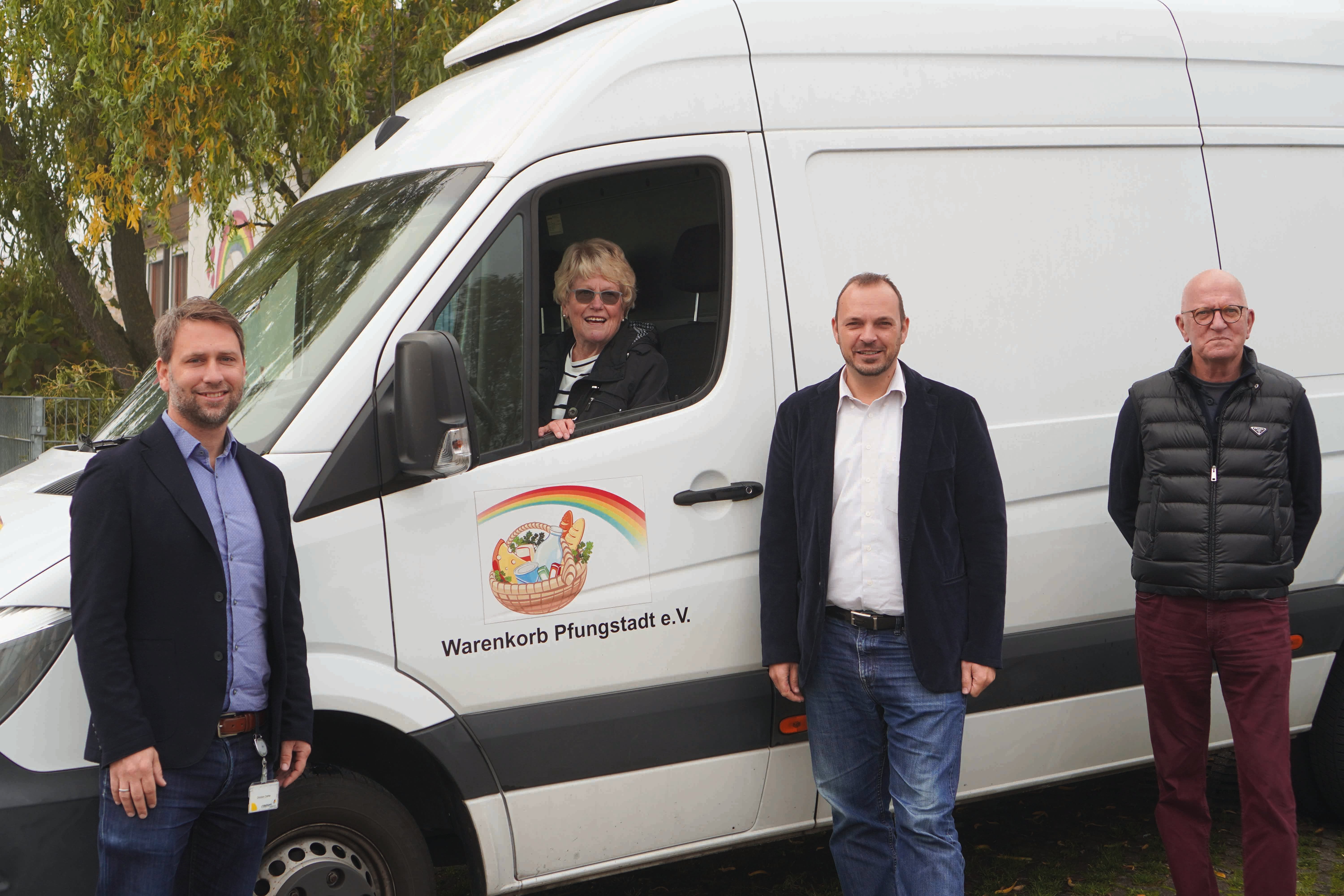 V.l. Christian Dreher (Vorstandsvorsitzender R-Biopharm AG), Heidi Neeb (Warenkorb Pfungstadt e.V.), Patrick Koch (Bürgermeister Stadt Pfungstadt) und Jörg Eisenstecken (1. Vorsitzender, Warenkorb Pfungstadt e.V.)