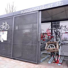 Neue Fahrrad-Schließanlage am Bahnhof Pfungstadt Neue Fahrrad-Schließanlage am Bahnhof Pfungstadt