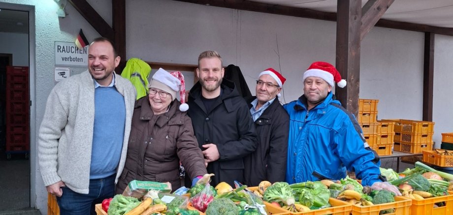 Bürgermeister besuchen Warenkorb e. V.